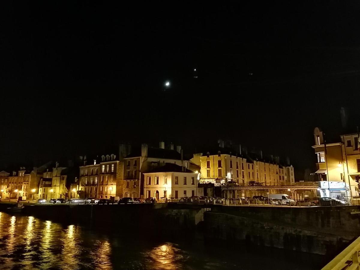 Spacieux T3 Lumineux Dans Quartier Historique Avec Wifi Redon Esterno foto