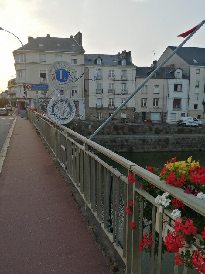 Spacieux T3 Lumineux Dans Quartier Historique Avec Wifi Redon Esterno foto