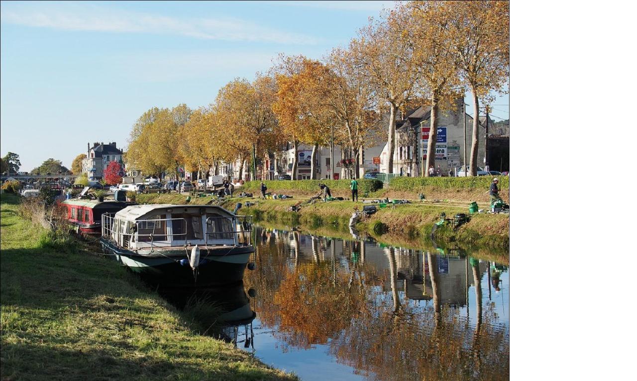Spacieux T3 Lumineux Dans Quartier Historique Avec Wifi Redon Esterno foto